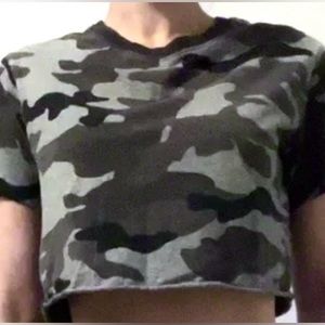 🟪Garage black and grey army print cropped top